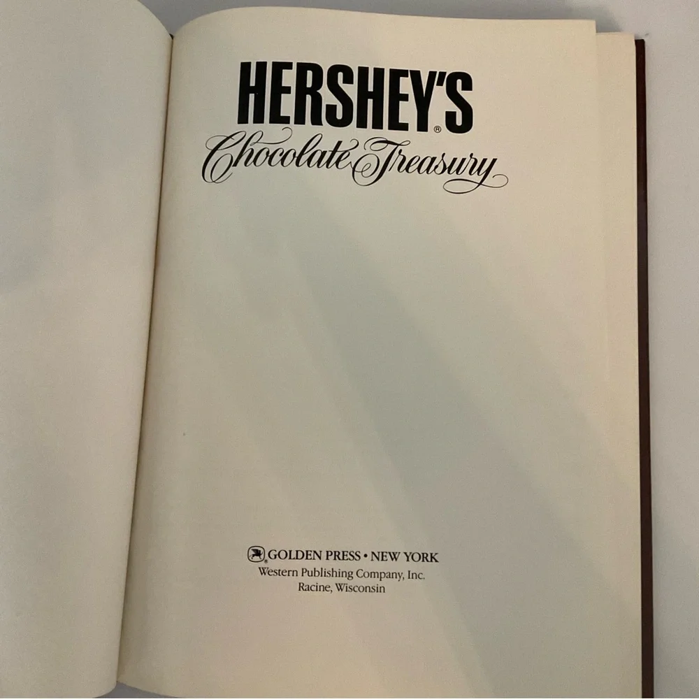 VTG 1984 Hershey’s Chocolate Treasury Chocolate Lovers Cookbook Hardcover Book